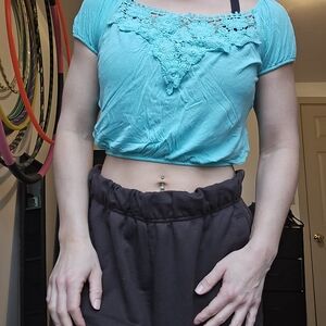 Women’s Crochet-Accent Cropped Tee in Turquoise Size Small